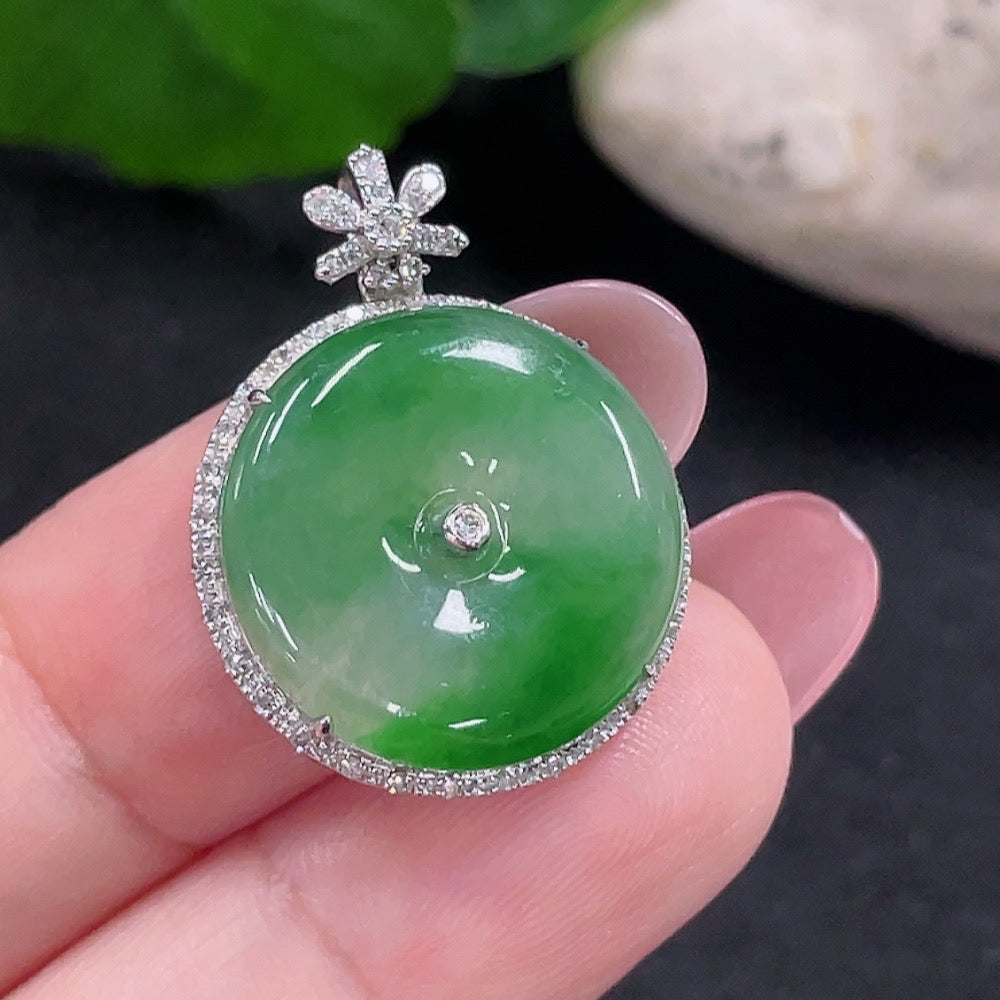 Jadeite Inlaid Pendant 18K Gold Total Weight Approx. 3.7g (with Diamond Accents)