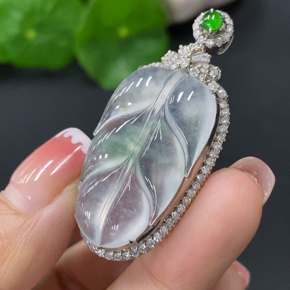Jadeite Inlaid Leaf Pendant 18k Total Weight Approx.8.84g