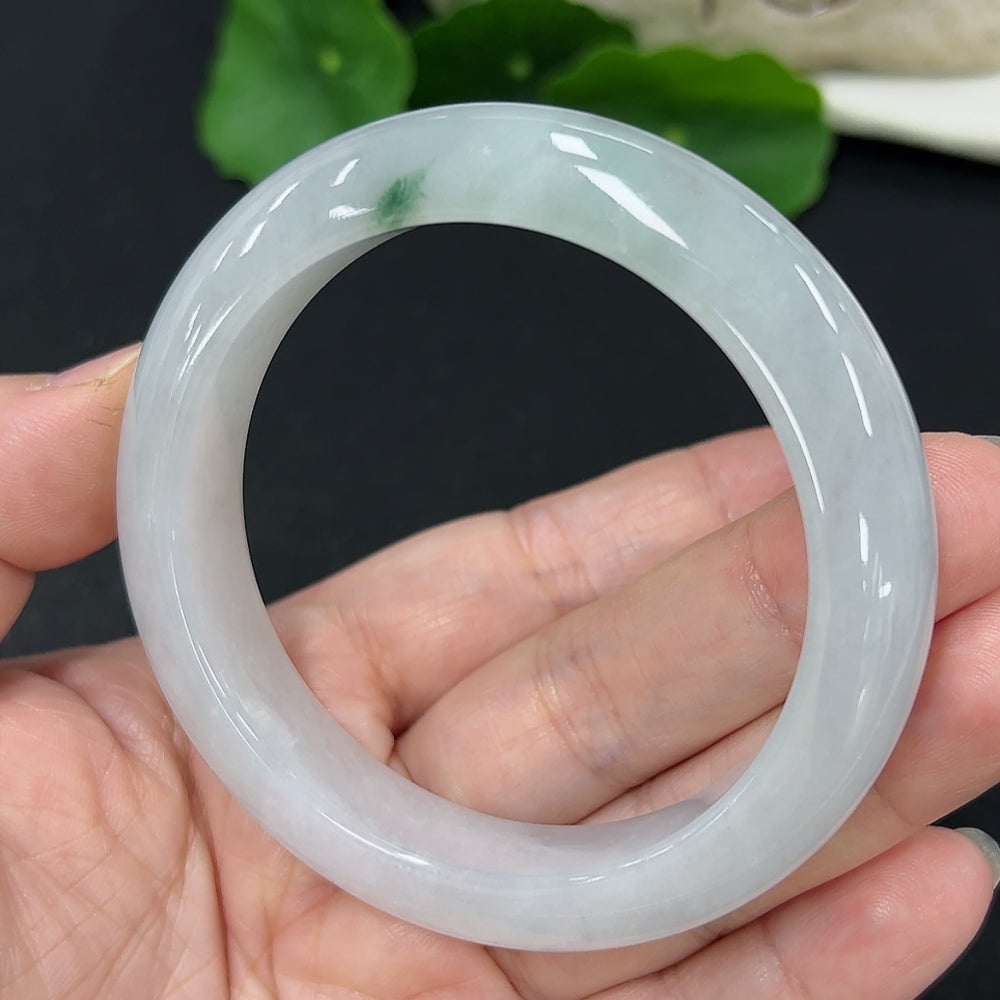HKHQ jadeite round bangle, size 54.6, with a total weight of 59.5g, showcasing smooth polished jade surface.