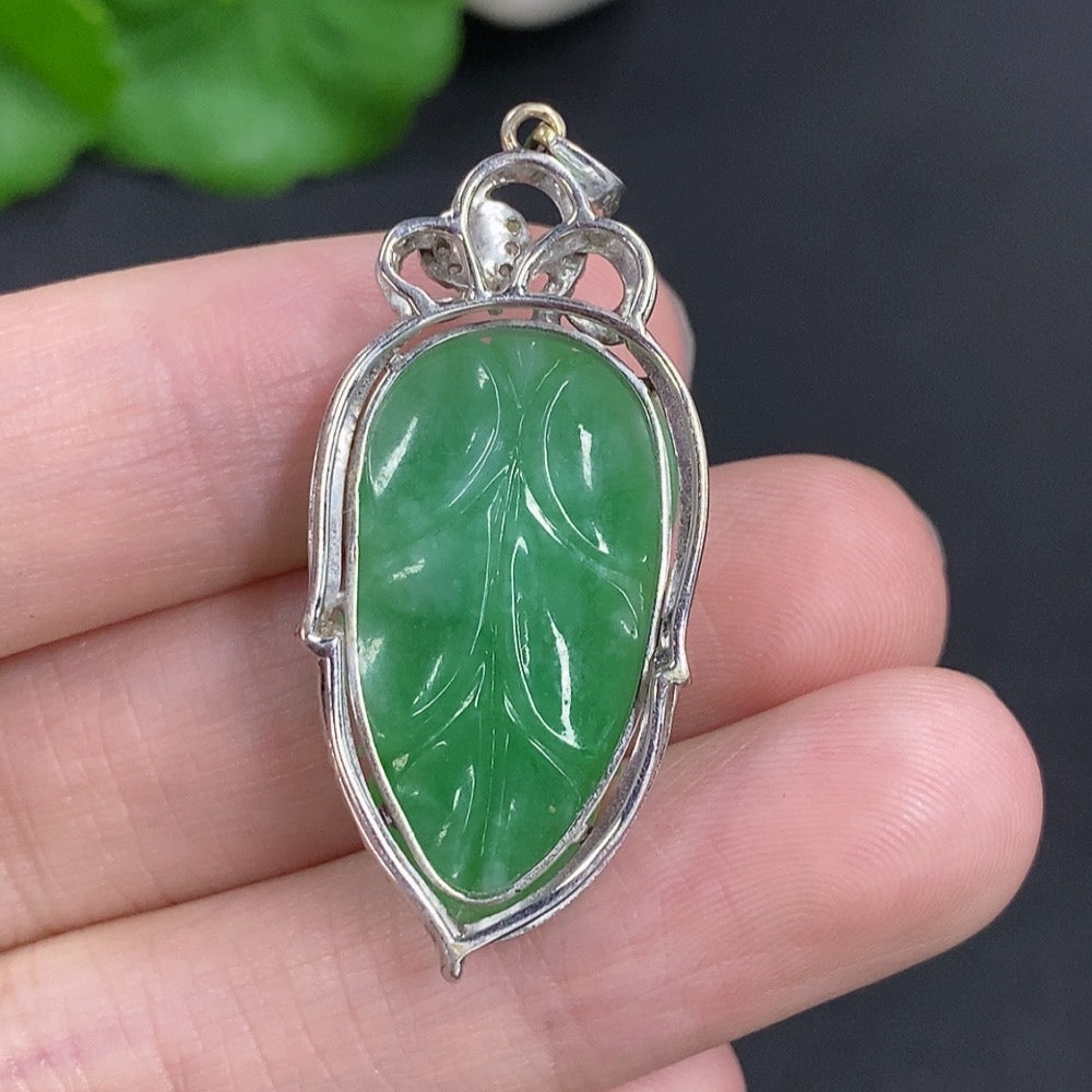 Jadeite Leaf Pendant with 18K Gold and Diamond Accents, Total Weight Approx. 6.2g