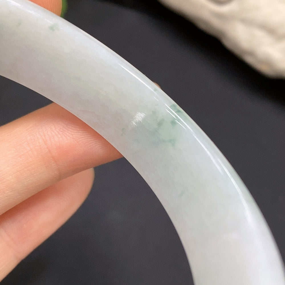 Jadeite round bracelet size 55.9 approx.