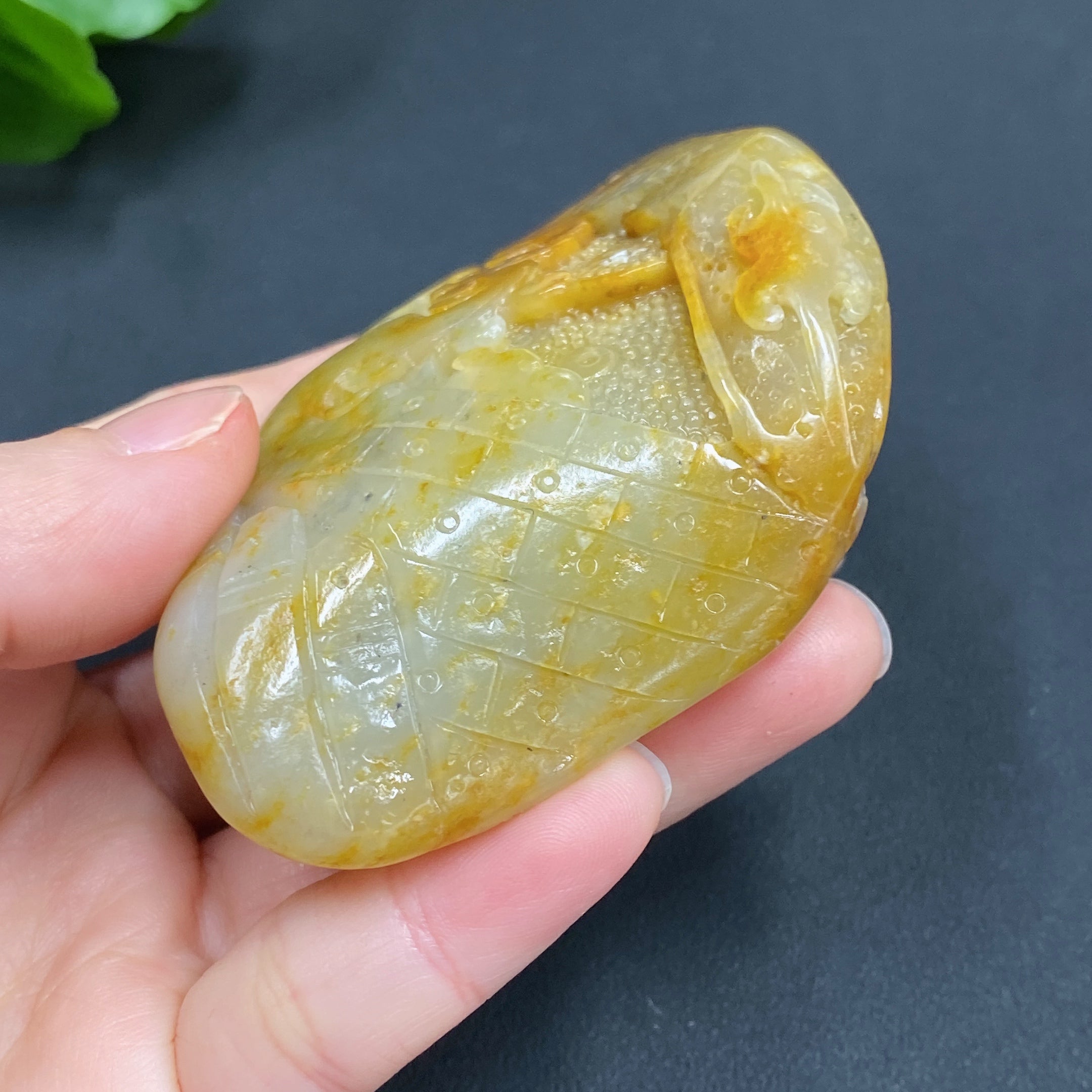 Hetian Jade Handheld Piece - Auspicious Beast, Total Weight Approx. 146.1g, Undetermined Skin Color Origin