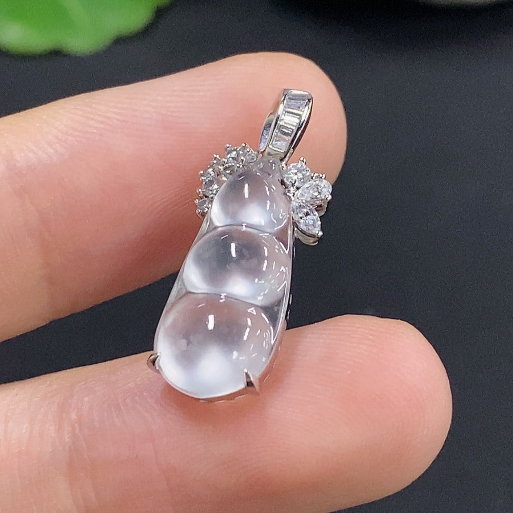 Jadeite Lucky Bean Pendant with 18K Gold Setting, Non-Diamond