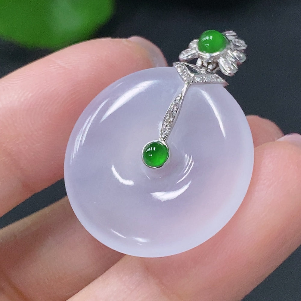 Jadeite Pendant Peace Buckle with 18K Gold and Diamond Accents, Total Weight Approximately 5.33g