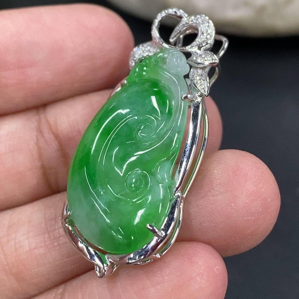 Jadeite Ruyi Pendant 18K Gold with Diamond Accents
