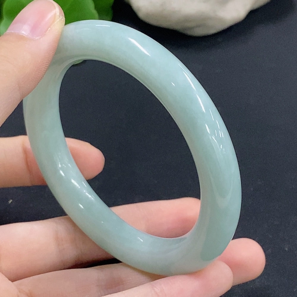 HKHQ jadeite round bangle, size 55.1, weighing 56.12g, featuring smooth, polished jadeite surface and classic circular design.