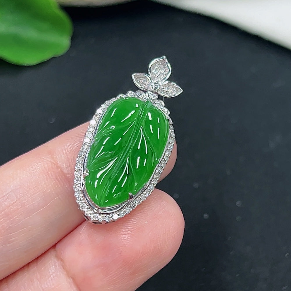 Jadeite Leaf Inlay Pendant 18K Gold (With Diamond Accents)