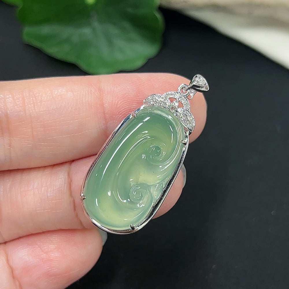 Jadeite Ruyi Inlaid Pendant 18K Gold Total Weight Approx. 4.4g (With Diamond Accents)