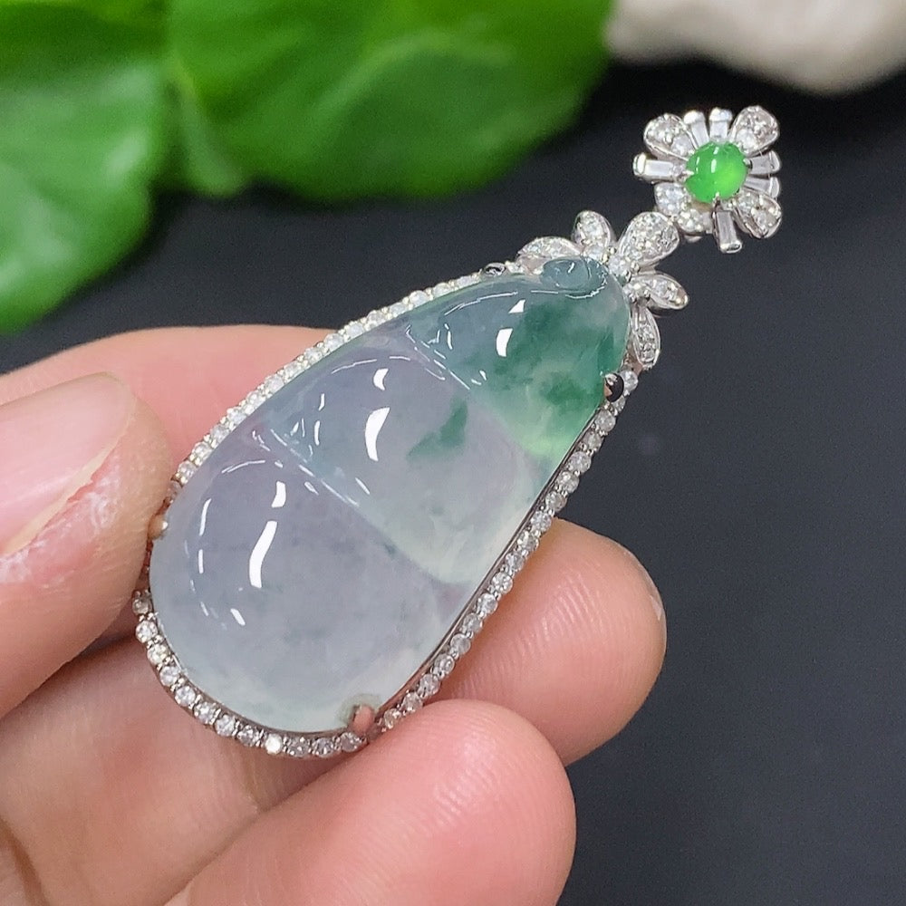 Jadeite Lucky Bean Pendant with 18K Gold, Total Weight Approx. 7.7g (Accented with Diamonds)