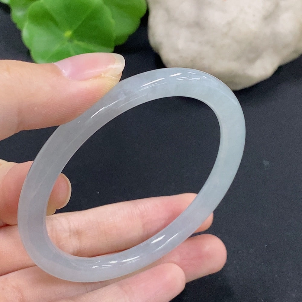 HKHQ jadeite round bangle, size 55.7, crafted from smooth jade with a total weight of 23.89g.