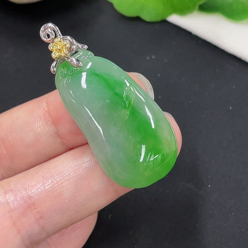 Jadeite Fuwa Pendant with 18K Gold, Total Weight Approximately 9.5g