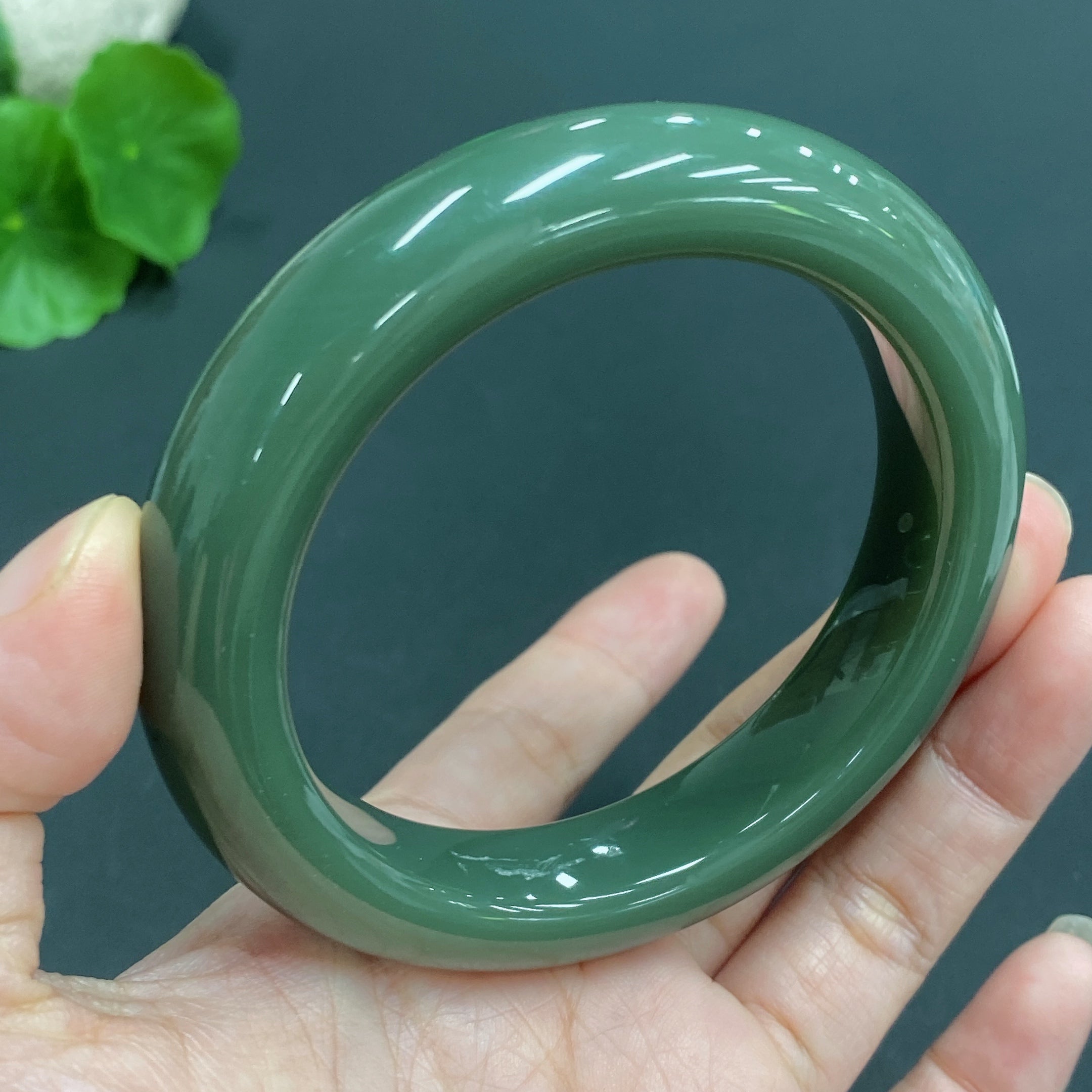 Hetian Jade Round Bracelet Size 56.8 Total Weight Approx. 73.6g