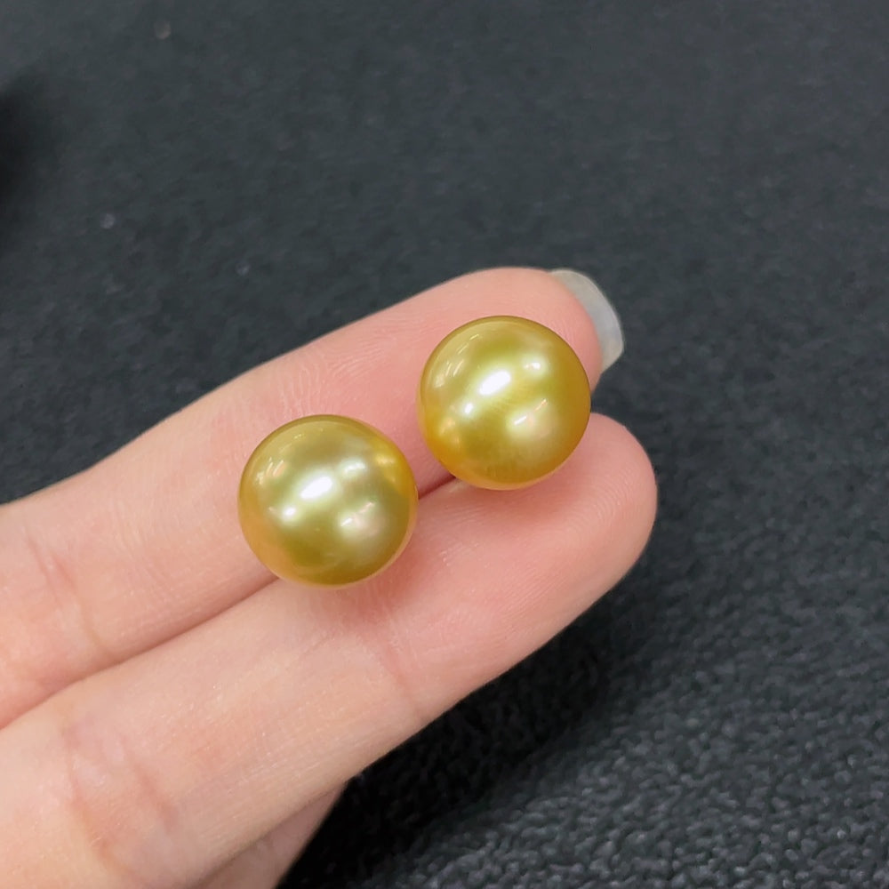 Seawater Pearl Earrings, Color Origin Undetermined, 18K Gold