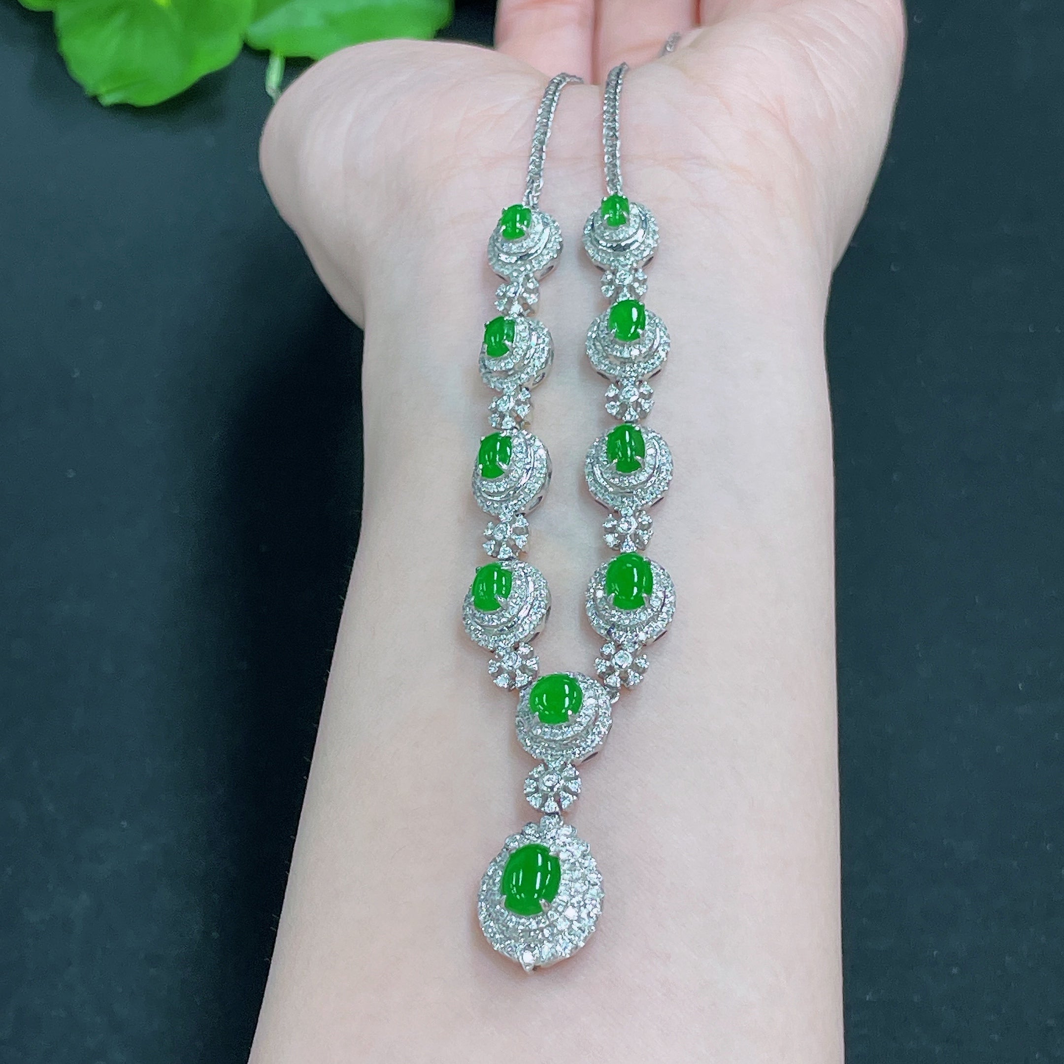 Jadeite Necklace 18k Gold Set with Diamonds Total Weight Approx. 14.95g
