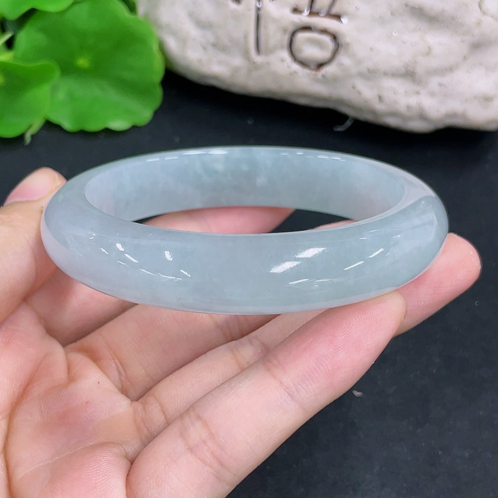 Jadeite Round Bangle