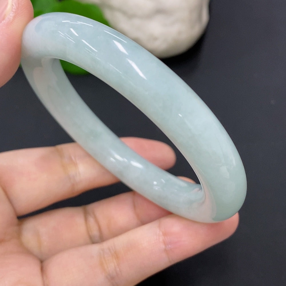 Jadeite Round Bangle