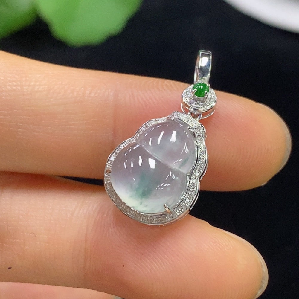 Jadeite Gourd Inlaid Pendant with 18k Gold and Diamond Accents, Total Weight Approximately 1.83g
