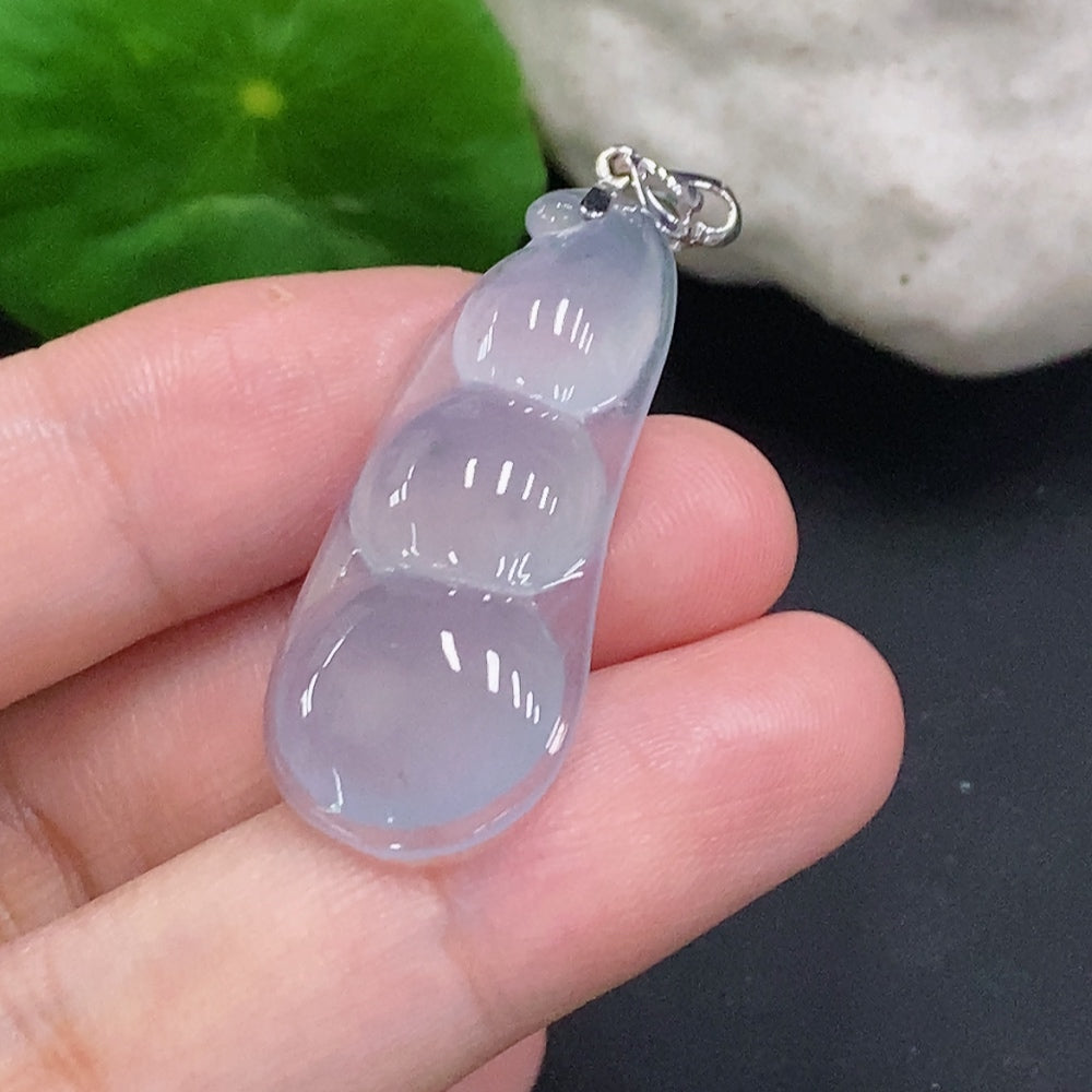 Jadeite Lucky Bean Pendant with 18K Gold Clasp, Total Weight Approx. 4.8g