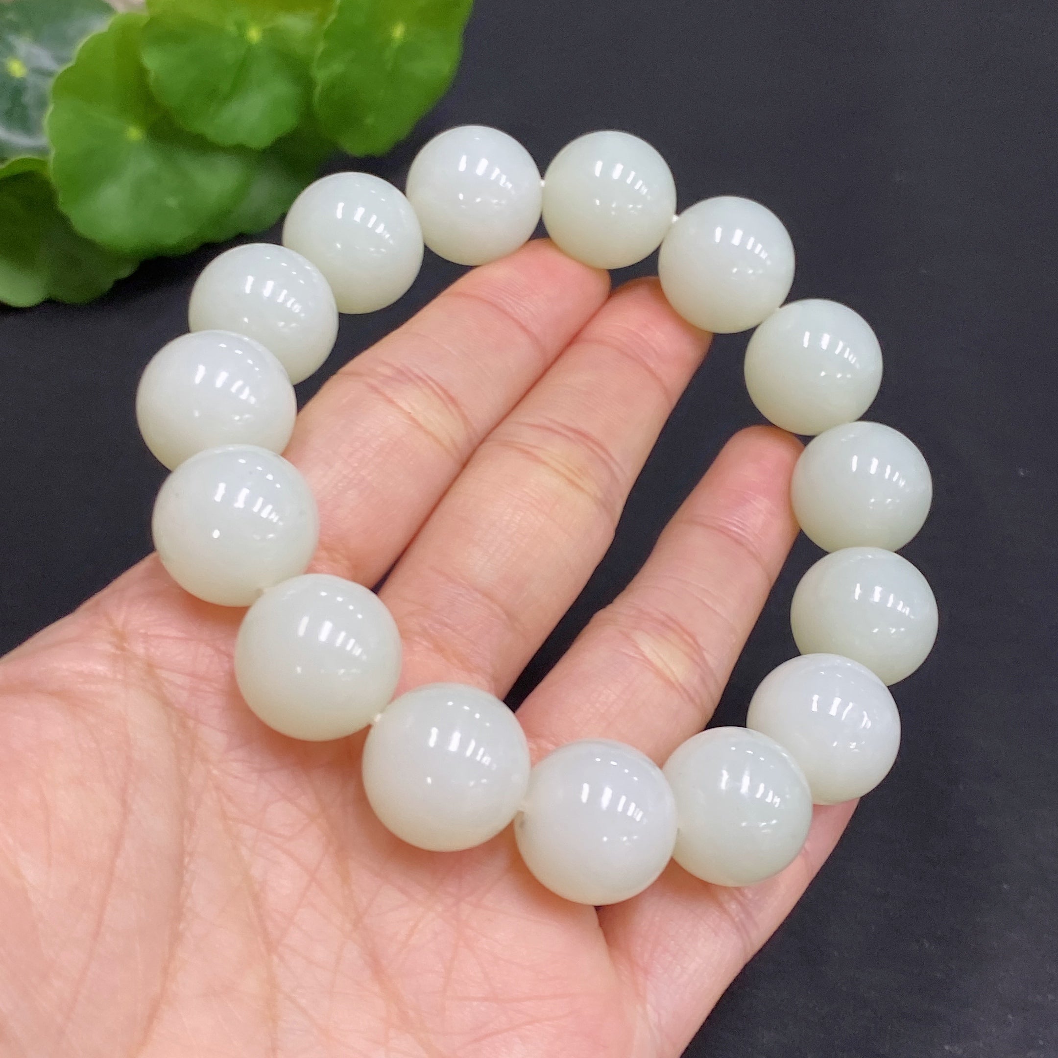 Hetian Jade Bracelet    Approx. 14.8mm Beads    Total Weight Approx. 77.9g