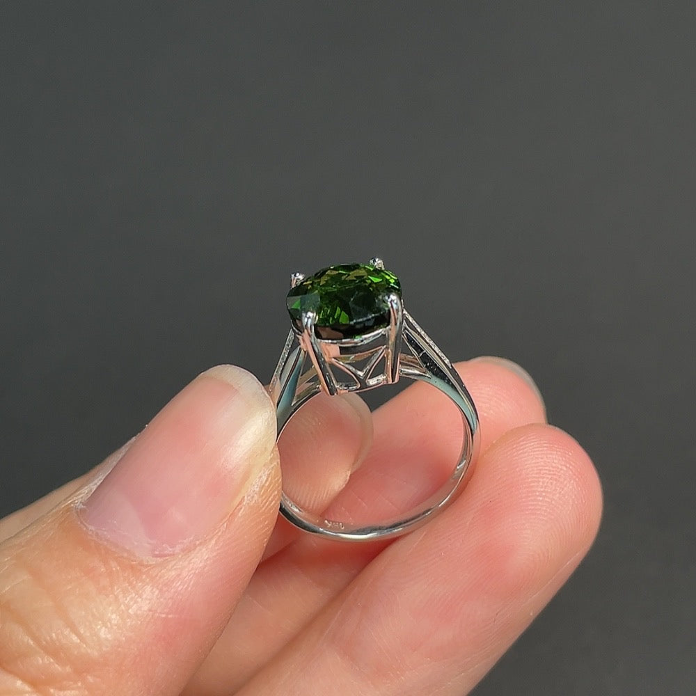 Tourmaline Inlaid Ring, 18K Gold Band, 67% Gold Content, Size 11, Total Weight Approximately 3.48g, Accented with Diamonds