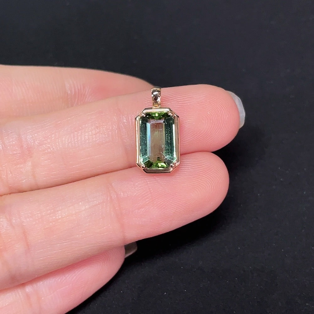 Tourmaline Inlaid Pendant 18K Gold