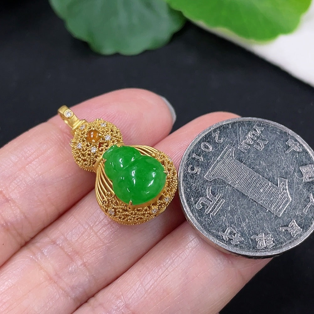 Jadeite Inlaid Pendant 18K Gold Total Weight Approx. 3.3g (With Diamond Accents)