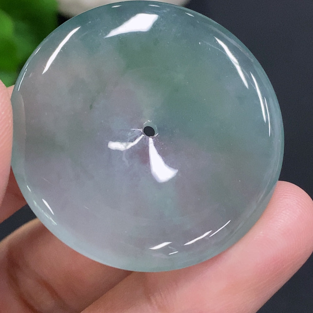 Jadeite Peace Knot, total weight approximately 15.3g