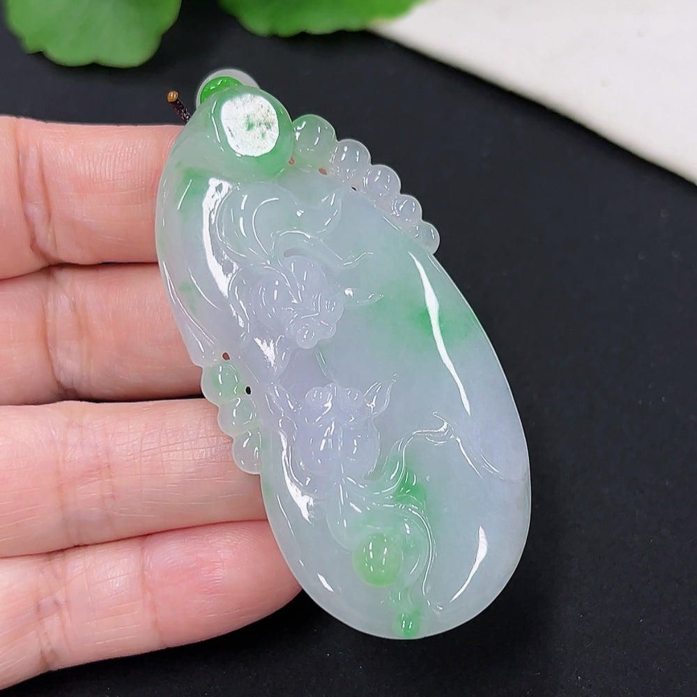 Jadeite goldfish pendant with gold accents, weighs approximately 30.5g including rope, crafted from high-quality jade by HKHQ.
