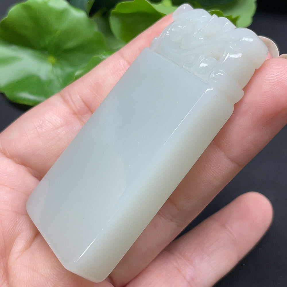 HKHQ Hetian Jade plain pendant necklace showing smooth, polished jade pendant with a total weight of 62.56g.