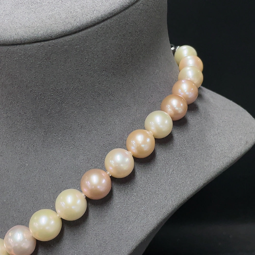 Pearl bead necklace Non-gold Total weight approx. 105.27g Size 12-13.6mm