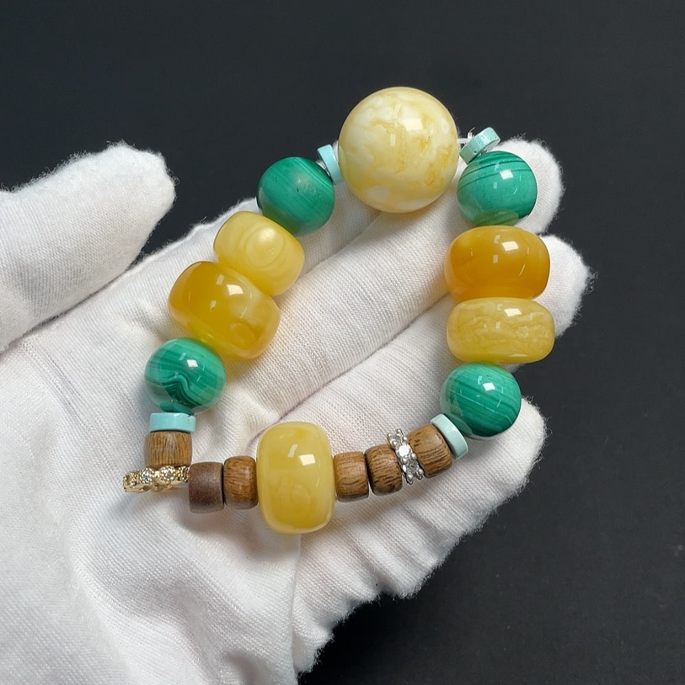 Amber Beeswax Bracelet Non-Gold Setting Size 17.3-20.8mm Approx. Total Weight About 38.89g Non-Natural Matching Stones Considered