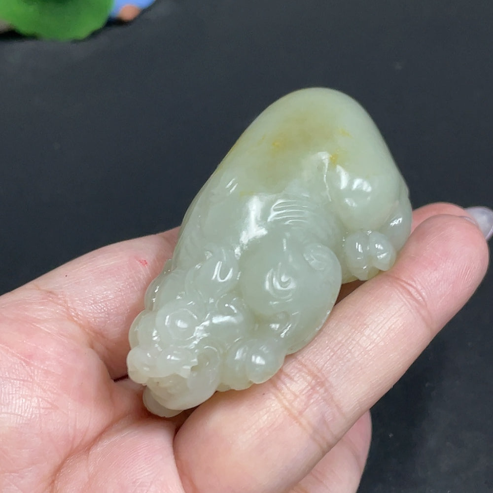 Hetian Jade Pendant - Auspicious Beast - Total weight approximately 95.9g - Undetermined skin color origin