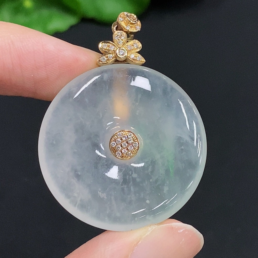 Jadeite Peace Button with 18K Gold Clasp, Total Weight Approx. 15g, Set with Diamonds