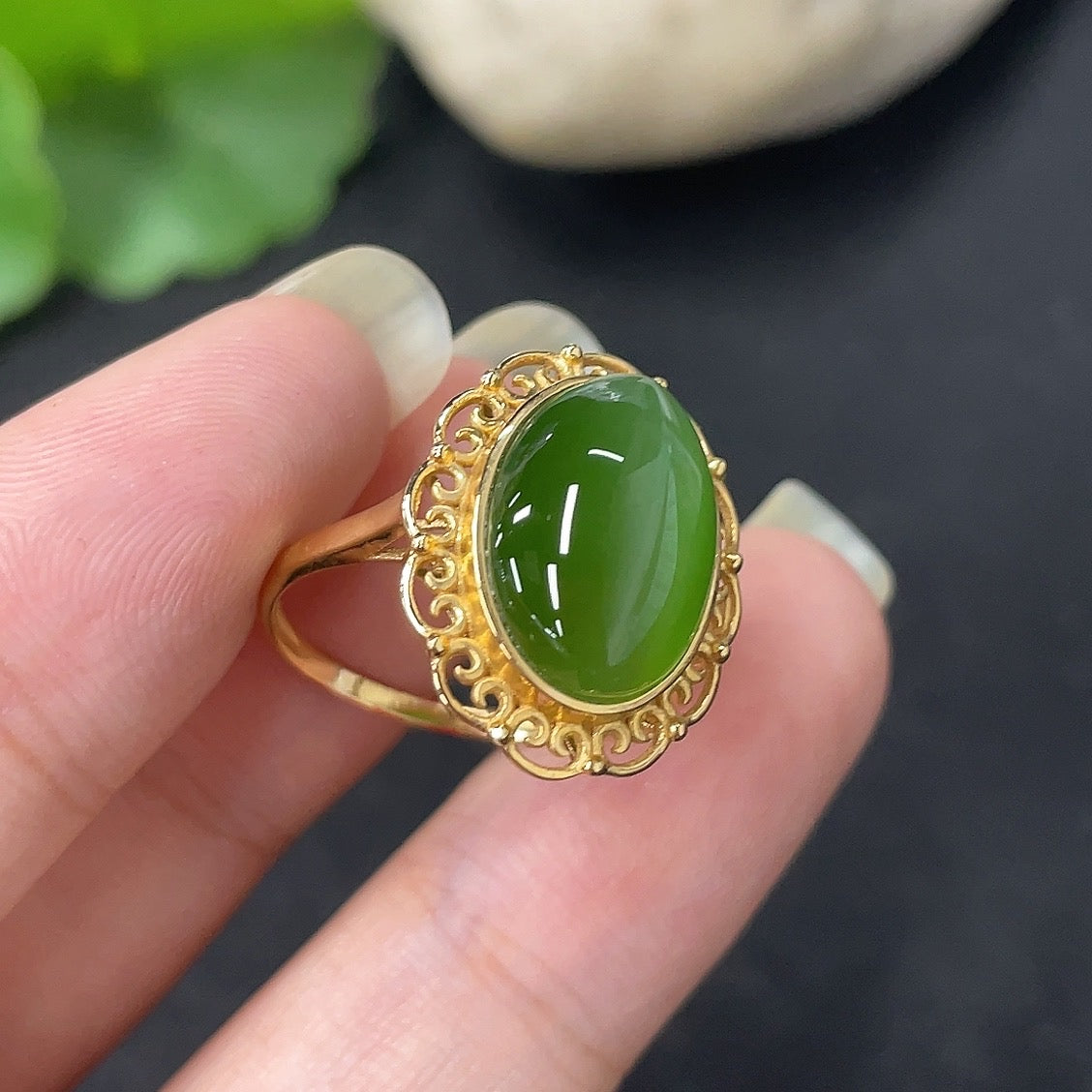 Hetian Jade Jasper inlaid ring with 68% gold, 18k gold accents, size 13, weight 3.5g, by HKHQ featuring red markings.