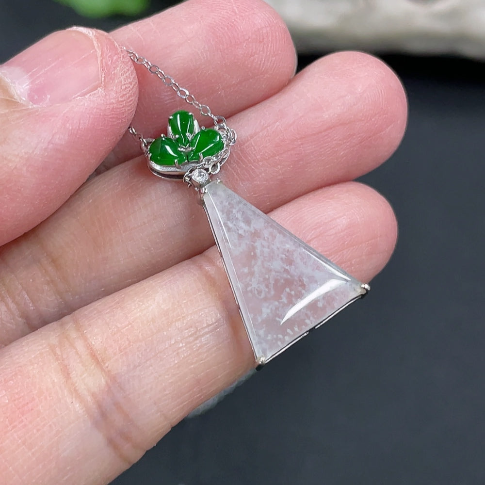 Jadeite Plain Pendant with 18K Gold and Diamond Accents, Total Weight Approx. 2.37g
