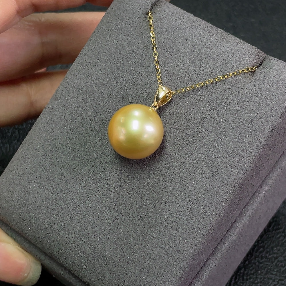Saltwater Pearl Pendant with 18K Gold Setting, Color Origin Undetermined