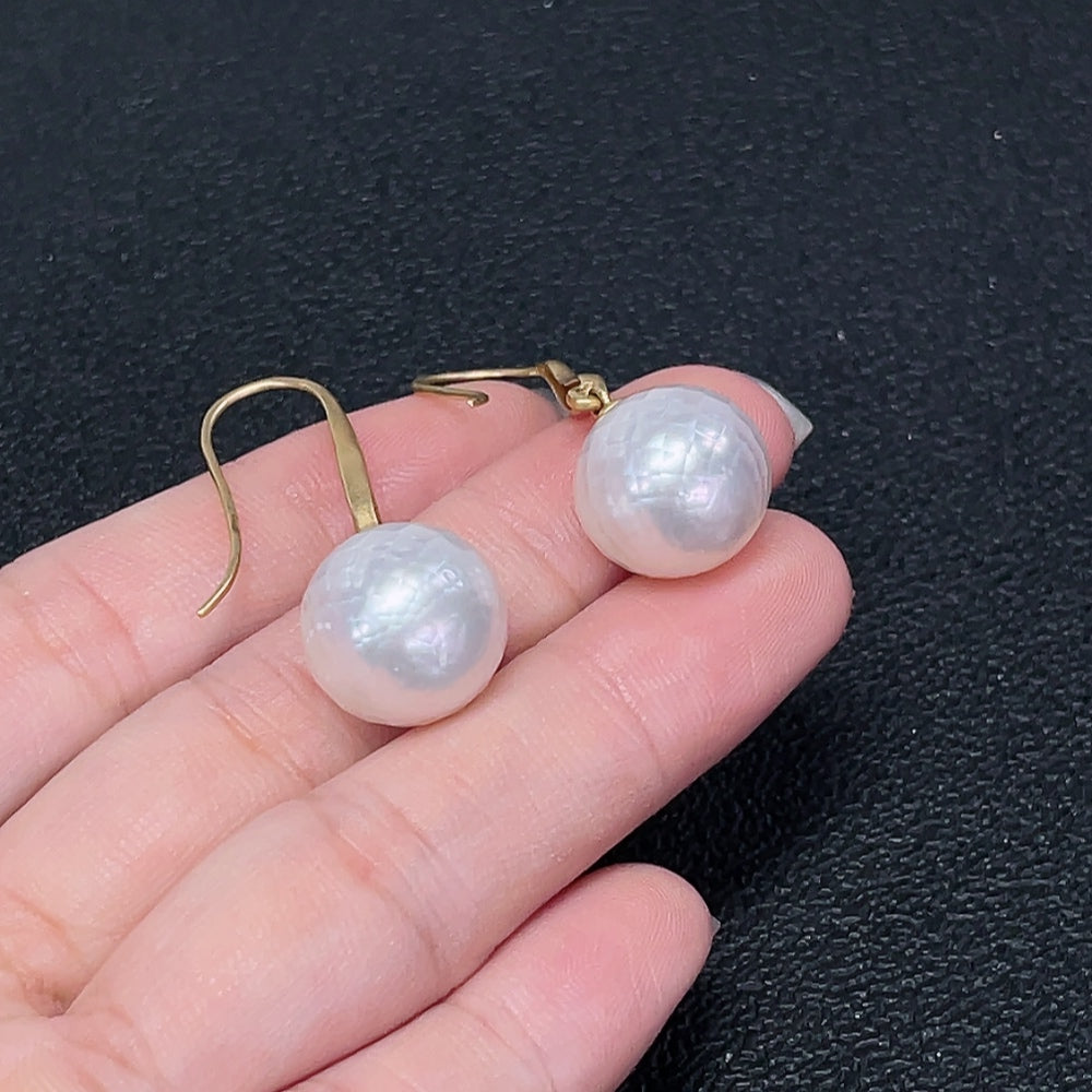 Seawater Pearl Earrings 18k Gold Size About 13.4mm
