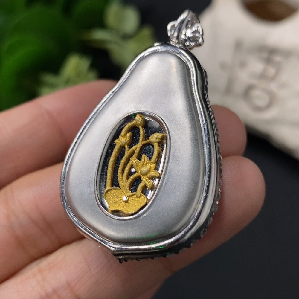 Jadeite Fox Pendant in 18K Gold Setting, Approx. 13g