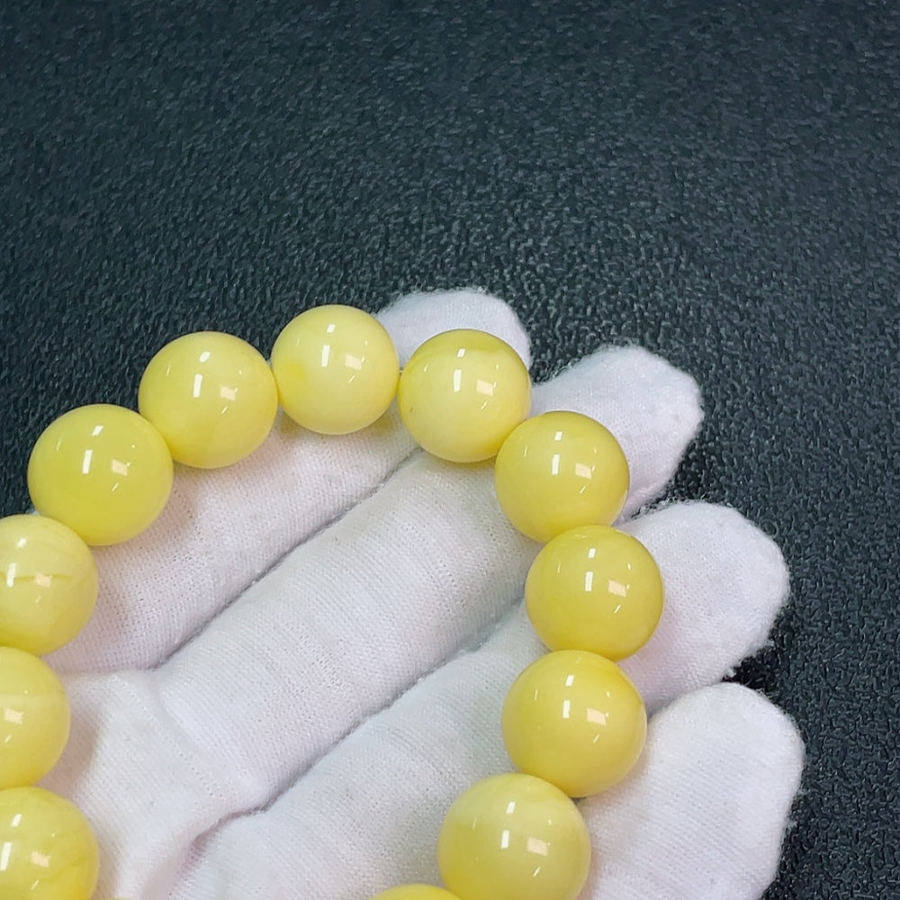 Amber Beeswax Bracelet, Total Weight Approx. 20.18g, Size About 13.3mm