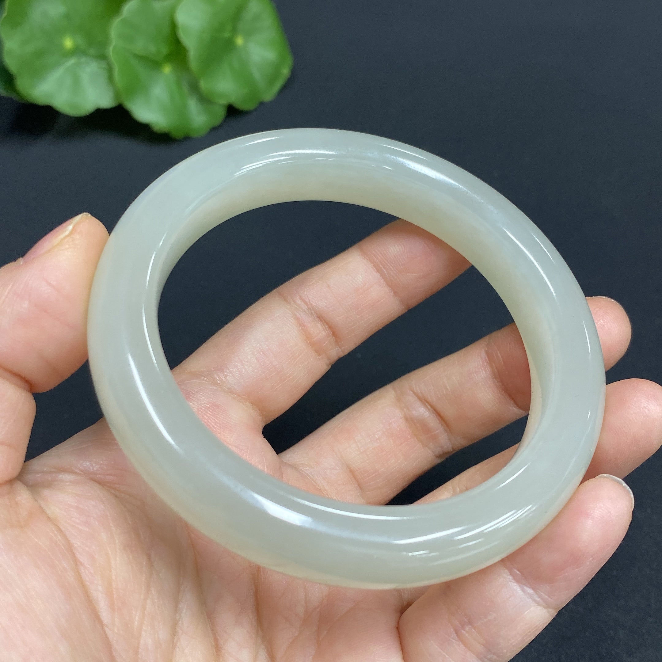 Hetian Jade Round Bracelet Size 56.8 Total Weight Approx. 59.8g