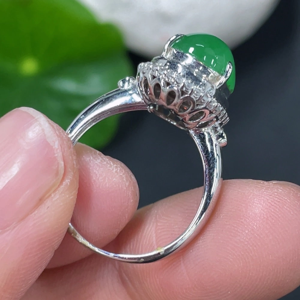 Jadeite Cabochon Ring in 18K Gold, Size 9, Total Weight Approx. 3.4g (With Diamond Accents)