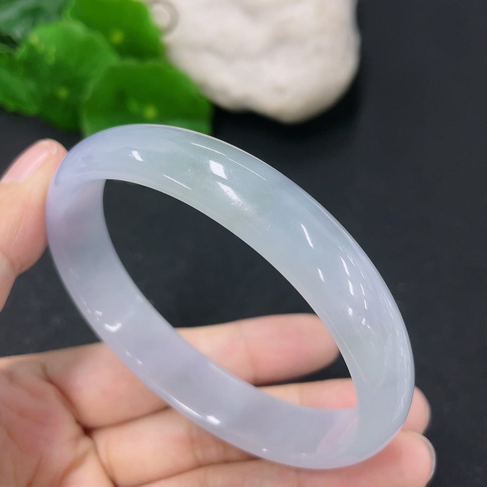 HKHQ Jadeite Concubine bracelet with green jade beads, size 57.4/48mm, weighing approximately 34.12g, resting on a neutral background.