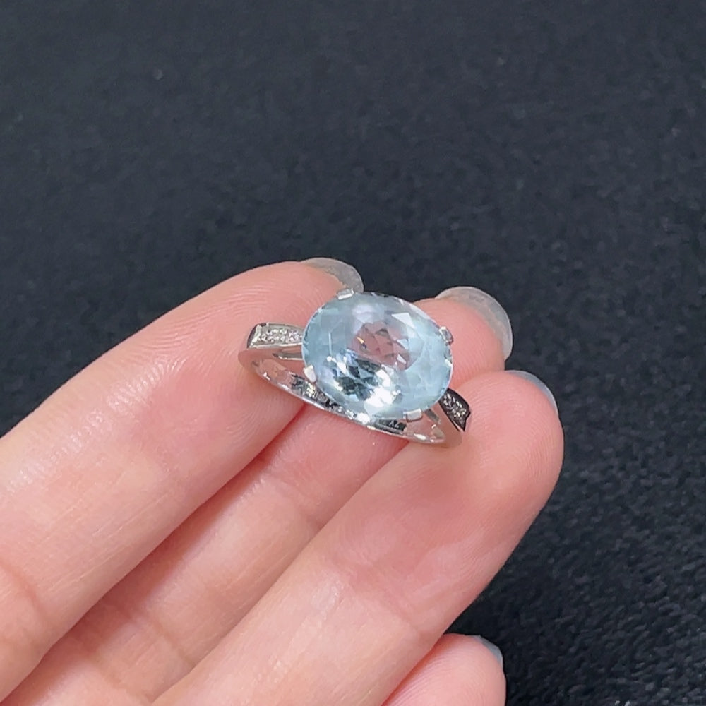 Aquamarine Ring 18k Gold with Diamond Accents