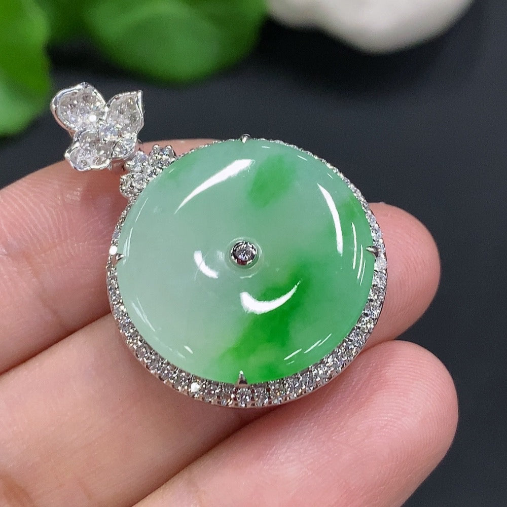 Jadeite Safety Buckle Inlaid Pendant 18K Gold Total Weight Approx. 8.4g