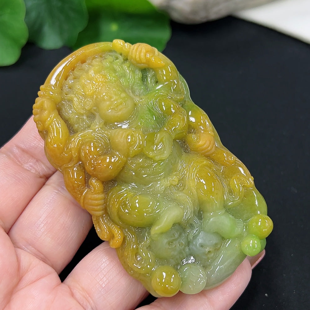 Jadeite pendant (color origin undetermined)