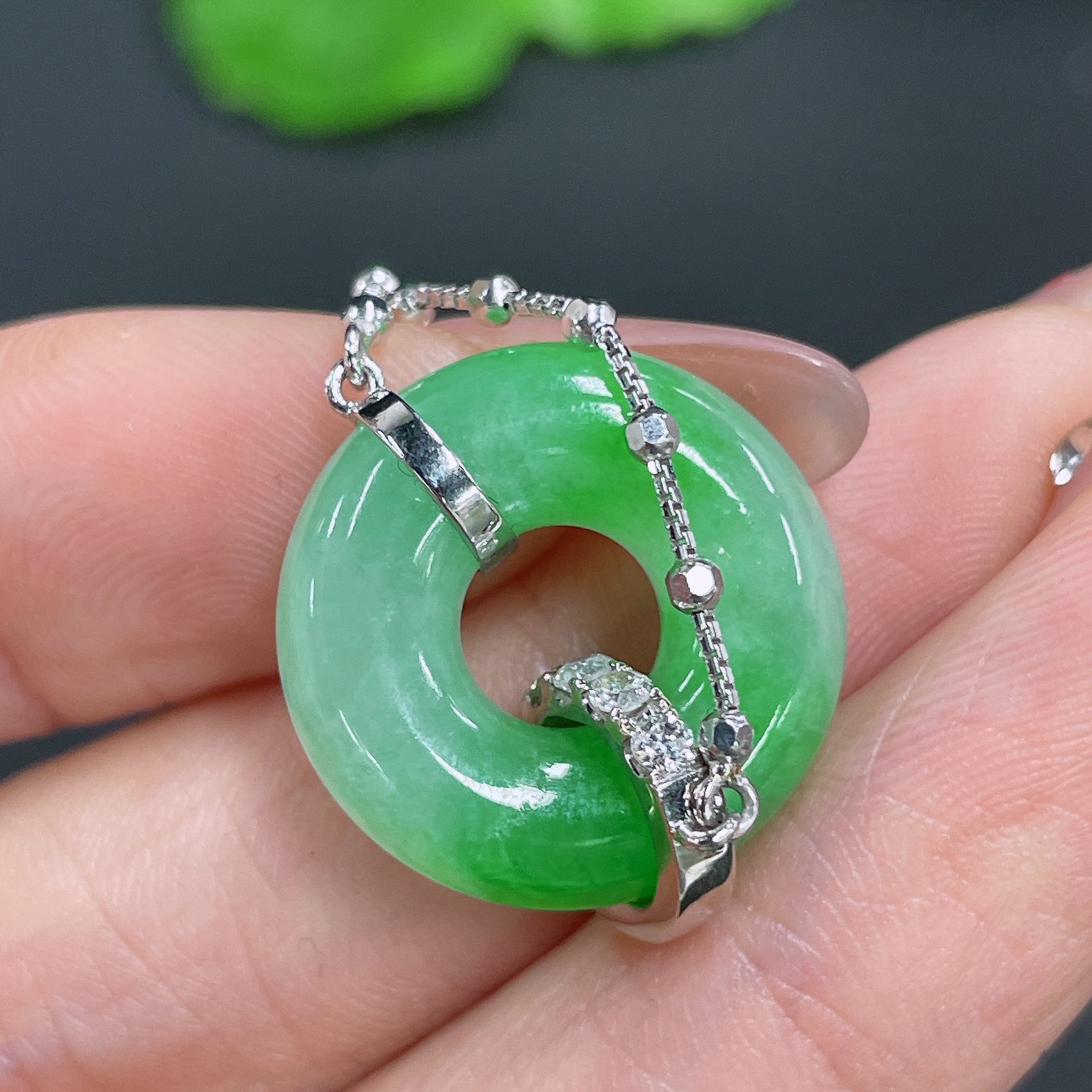 Jadeite Pendant 18k Gold Inlaid with Diamonds Total Weight Approx. 7.81g