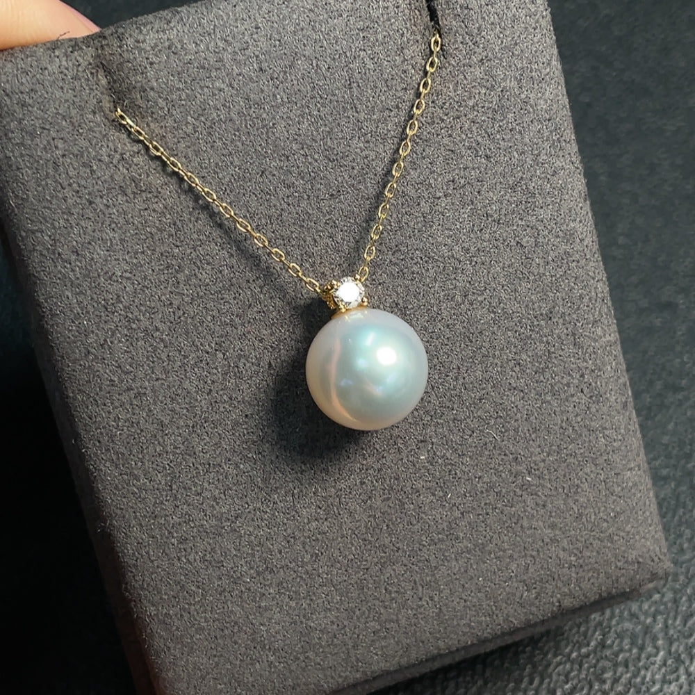 18K Saltwater Pearl Necklace with Diamond Accents, Total Weight Approximately 4g, Pearl Size Approximately 11.5mm