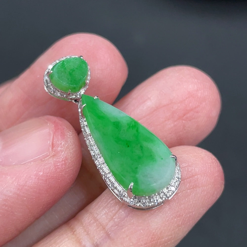 Jadeite Pendant with 18k Gold and Diamond Accents, Total Weight Approximately 1.57g