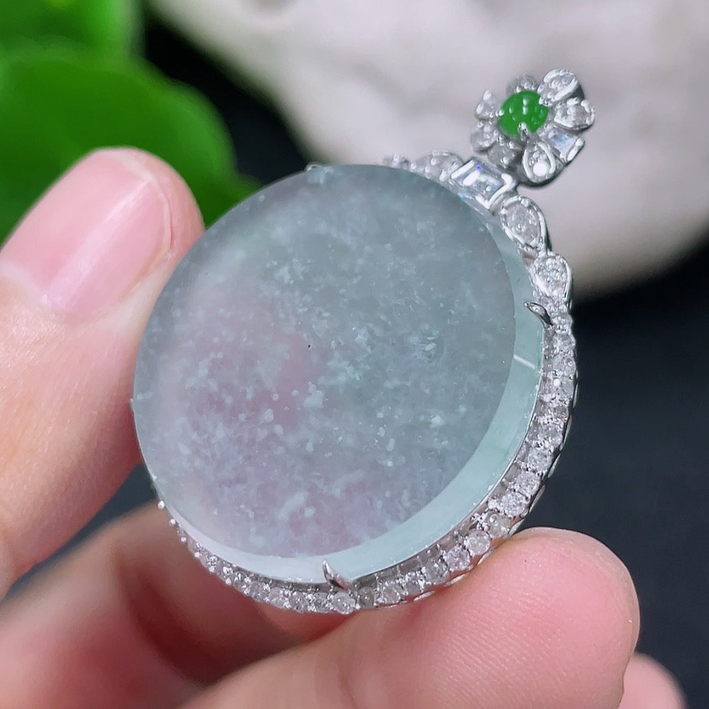 Jadeite plain pendant in 18K gold with diamond accents, elegant jewelry piece featuring smooth jadeite gemstone and gold setting.