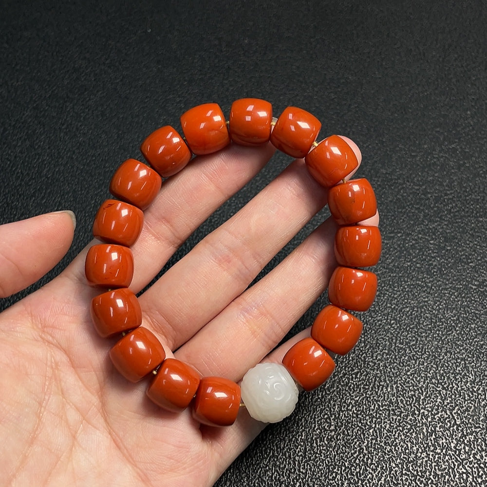South Red Agate Bracelet with Visible Organic Matter, Total Weight Approx. 55.60g, Size About 12.1mm, Paired with Hetian Jade